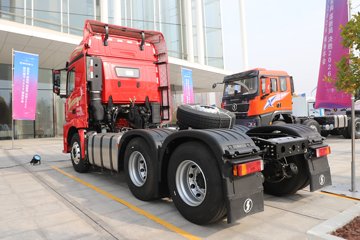 德龙M5000&nbsp;牵引车外观                                                图片