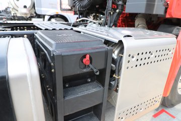 ��������M5000C ���� 9.9L���� 480���� 6X4 ��ʿ��12�� ǣ����ͼƬ