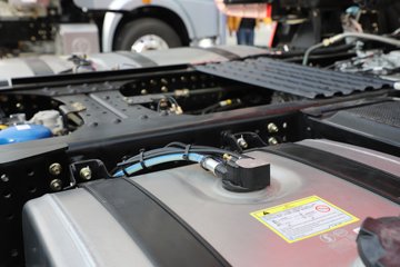 ��������M5000C ���� 9.9L���� 480���� 6X4 ��ʿ��12�� ǣ����ͼƬ