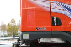 陕汽德龙X5000C 高原版 12.5L柴油 600马力 8X4 法士特13档 6.8米自卸车