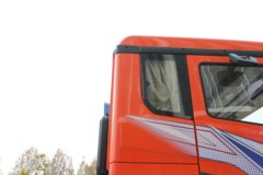 陕汽德龙X5000C 高原版 12.5L柴油 600马力 8X4 法士特13档 6.8米自卸车