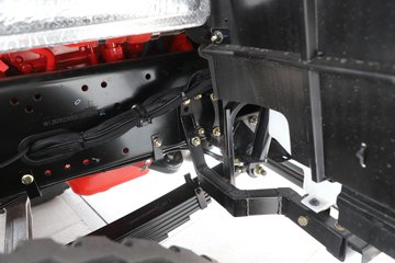 ��������X5000C ��ԭ�� 12.5L���� 600���� 8X4 ��ʿ��13�� 6.8����ж��ͼƬ