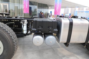 ��������X5000C ��ԭ�� 12.5L���� 600���� 8X4 ��ʿ��13�� 6.8����ж��ͼƬ