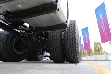 ��������X5000C ��ԭ�� 12.5L���� 600���� 8X4 ��ʿ��13�� 6.8����ж��ͼƬ