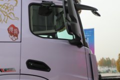 陕汽德龙M6000C 6.8L柴油 320马力 4X2 万里扬10档 AMT自动档 9.8米厢式载货车