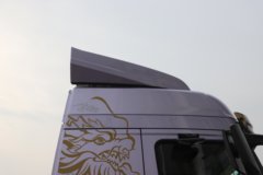 陕汽德龙M6000C 6.8L柴油 320马力 4X2 万里扬10档 AMT自动档 9.8米厢式载货车