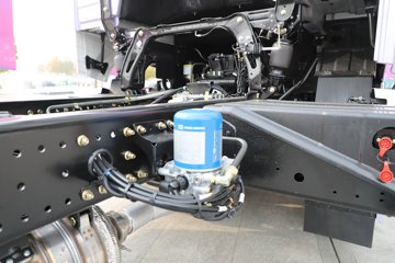 ��������M6000C 6.8L���� 320���� 4X2 ������10�� AMT�Զ��� 9.8����ʽ�ػ���ͼƬ