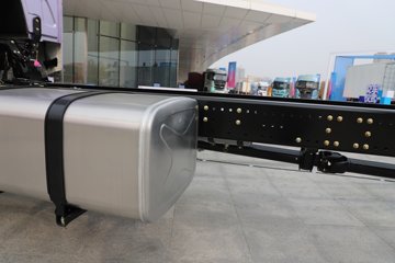 ��������M6000C 6.8L���� 320���� 4X2 ������10�� AMT�Զ��� 9.8����ʽ�ػ���ͼƬ