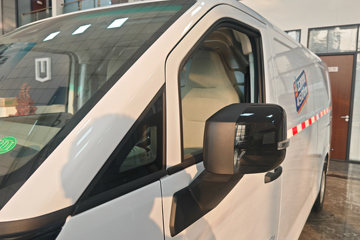 Զ������V8E 2025�� �ǻ۰� 2�� ���綯��ջ��� ����ʱ��50.2kWhͼƬ