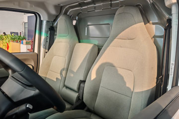 Զ������V8E 2025�� �ǻ۰� 2�� ���綯��ջ��� ����ʱ��50.2kWhͼƬ