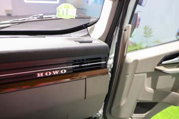 ����HOWOͳ˧T8 2.5L���� 185���� �й�����12�� 4.15�׵��Ų�դʽ�Ῠ(˯�߲�)ͼƬ