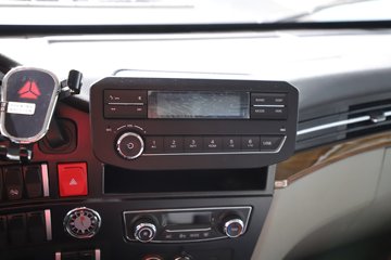 ����HOWOͳ˧T8 2.5L���� 185���� �й�����12�� 4.15�׵��Ų�դʽ�Ῠ(˯�߲�)ͼƬ