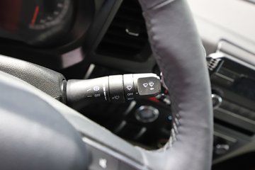 ����HOWOͳ˧T8 2.5L���� 185���� �й�����12�� 4.15�׵��Ų�դʽ�Ῠ(˯�߲�)ͼƬ