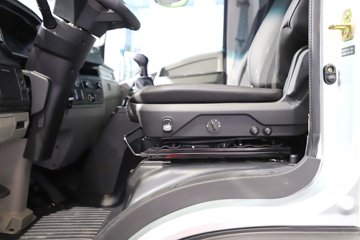 ����HOWOͳ˧T8 2.5L���� 185���� �й�����12�� 4.15�׵��Ų�դʽ�Ῠ(˯�߲�)ͼƬ