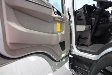 ����HOWOͳ˧T8 2.5L���� 185���� �й�����12�� 4.15�׵��Ų�դʽ�Ῠ(˯�߲�)ͼƬ