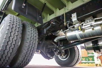 ����HOWOͳ˧T8 2.5L���� 185���� �й�����12�� 4.15�׵��Ų�դʽ�Ῠ(˯�߲�)ͼƬ