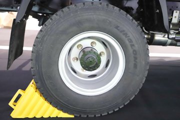 ����HOWOͳ˧T8 2.5L���� 185���� �й�����12�� 4.15�׵��Ų�դʽ�Ῠ(˯�߲�)ͼƬ