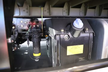 ����HOWOͳ˧T8 2.5L���� 185���� �й�����12�� 4.15�׵��Ų�դʽ�Ῠ(˯�߲�)ͼƬ