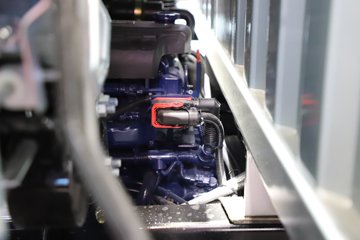 ����HOWOͳ˧T8 2.5L���� 185���� �й�����12�� 4.15�׵��Ų�դʽ�Ῠ(˯�߲�)ͼƬ