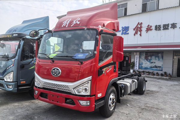 解放虎VH 2.5L柴油 150马力 法士特8档 4.2米单排栏板轻卡