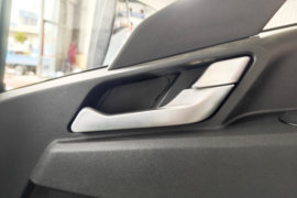 悍将&nbsp;电动载货车驾驶室图片