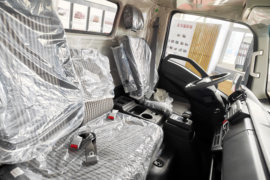 悍将&nbsp;电动载货车驾驶室图片