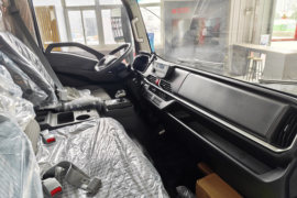 悍将&nbsp;电动载货车驾驶室图片