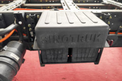 重汽HOWO轻卡 悍将 气刹 4.15米单排纯电动仓栅式轻卡 宁德时代100.46kWh