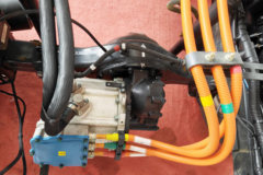 重汽HOWO轻卡 悍将 气刹 4.15米单排纯电动仓栅式轻卡 宁德时代100.46kWh