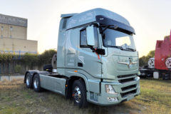 东风天龙旗舰KX 王者版 14.5L LNG 630马力 6X4 伊顿12档 AMT自动档 牵引车(4500mm轴距)