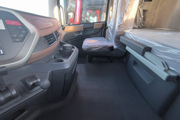 ���������콢KX ���߰� 14.5L LNG 630���� 6X4 ����12�� AMT�Զ��� ǣ����(4500mm���)ͼƬ