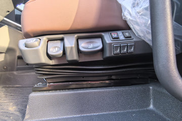 ���������콢KX ���߰� 14.5L LNG 630���� 6X4 ����12�� AMT�Զ��� ǣ����(4500mm���)ͼƬ