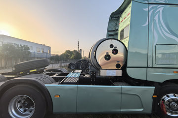 ���������콢KX ���߰� 14.5L LNG 630���� 6X4 ����12�� AMT�Զ��� ǣ����(4500mm���)ͼƬ