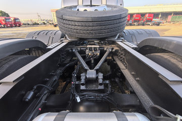 ���������콢KX ���߰� 14.5L LNG 630���� 6X4 ����12�� AMT�Զ��� ǣ����(4500mm���)ͼƬ