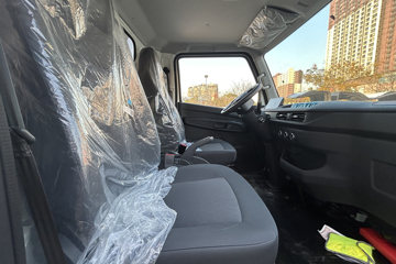 ����E˳�� 2025�� ���綯 4X2 Һɲ 4.2�׵�����ʽ�Ῠ ʱ���°�63.75kWhͼƬ