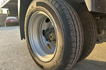 ����E˳�� 2025�� ���綯 4X2 Һɲ 4.2�׵�����ʽ�Ῠ ʱ���°�63.75kWhͼƬ