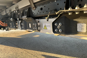 ����E˳�� 2025�� ���綯 4X2 Һɲ 4.2�׵�����ʽ�Ῠ ʱ���°�63.75kWhͼƬ