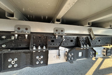 ����E˳�� 2025�� ���綯 4X2 Һɲ 4.2�׵�����ʽ�Ῠ ʱ���°�63.75kWhͼƬ