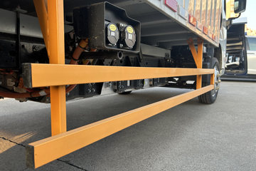 ����E˳�� 2025�� ���綯 4X2 Һɲ 4.2�׵�����ʽ�Ῠ ʱ���°�63.75kWhͼƬ