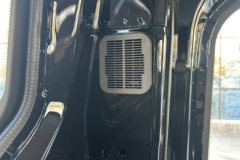 江铃E福顺 2025款 明窗版 纯电动 5座 4.885米短轴低顶轻客 41.86kWh