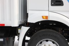 陕汽德龙M5000E 4X2 纯电动厢式载货车 600kWh