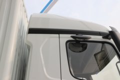 陕汽德龙M5000E 4X2 纯电动厢式载货车 600kWh