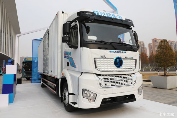陕汽德龙M5000E 4X2 纯电动厢式载货车 600kWh