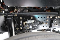 陕汽德龙M5000E 4X2 纯电动厢式载货车 600kWh