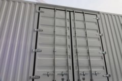 陕汽德龙M5000E 4X2 纯电动厢式载货车 600kWh