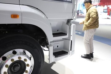 �����ǵ¿�C5L ȫ��֮�� 4X2 9.6�״��綯��ʽ�ػ��� ����ʱ��352kWhͼƬ