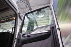 重汽汕德卡C5L 全勤之王 4X2 9.6米纯电动厢式载货车 宁德时代352kWh