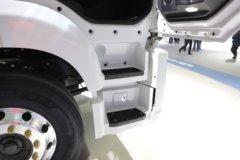 重汽汕德卡C5L 全勤之王 4X2 9.6米纯电动厢式载货车 宁德时代352kWh