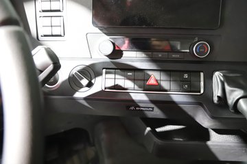 �����ǵ¿�C5L ȫ��֮�� 4X2 9.6�״��綯��ʽ�ػ��� ����ʱ��352kWhͼƬ