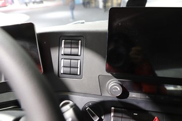 �����ǵ¿�C5L ȫ��֮�� 4X2 9.6�״��綯��ʽ�ػ��� ����ʱ��352kWhͼƬ